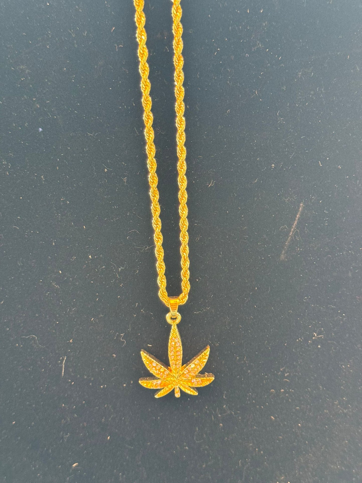 Leaf Pendant Necklace